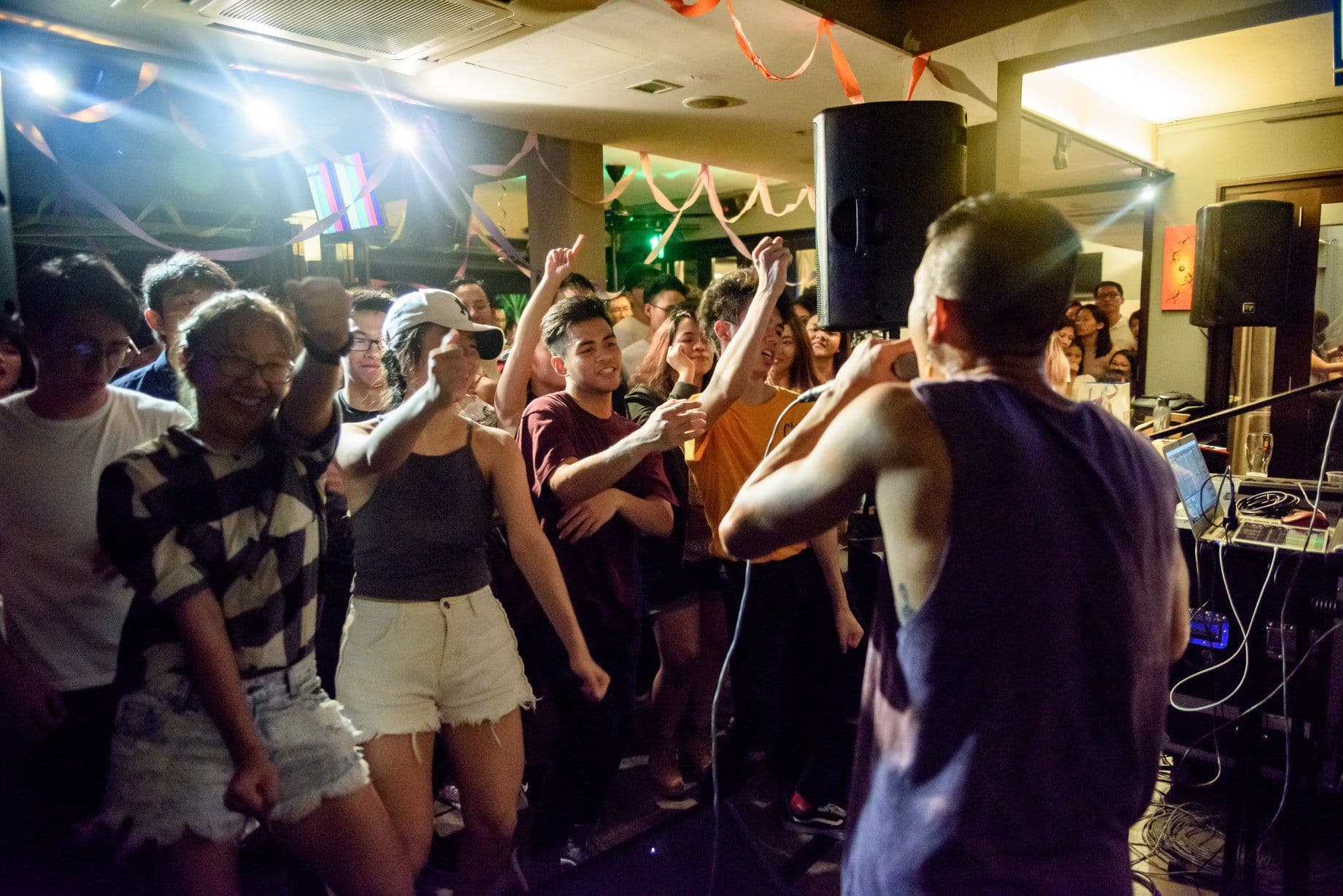 DDG crowd learning some dance moves!